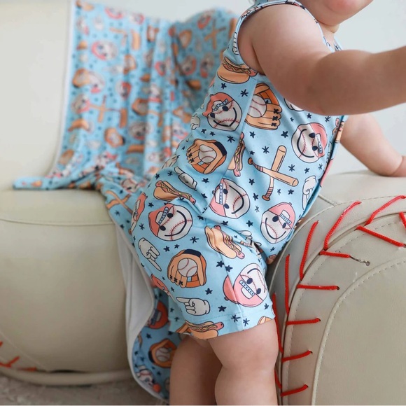 Caden lane Sleeveless Snap Romper - Picture 2 of 2